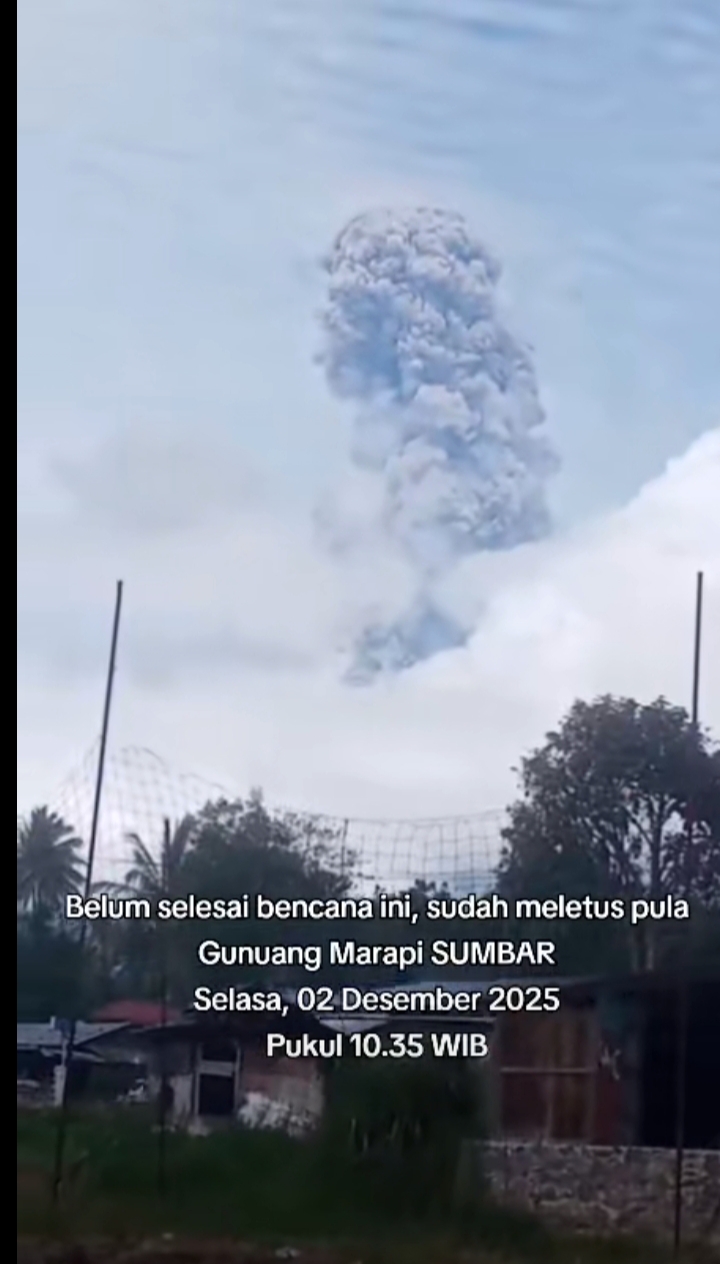 BREAKING NEWS- Selasa Siang, Gunung Marapi Sumbar Meletus, Wilayah Agam Diguyur Hujan Abu, Waspada Banjir Lahar