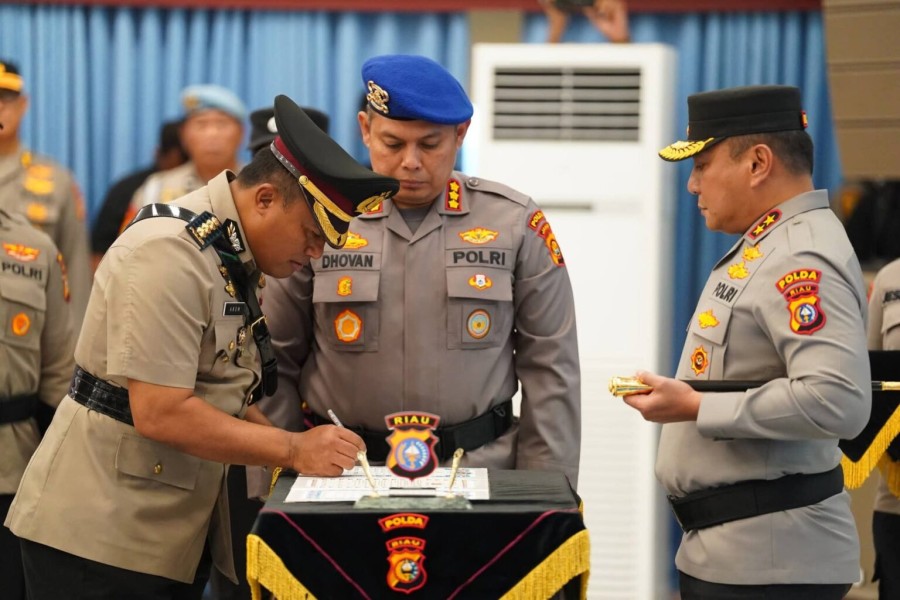 Kapolda Riau Resmi Lantik Pejabat Utama dan Kapolres Baru, Berikut Daftarnya