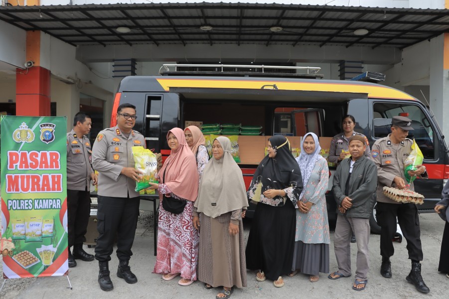 Peduli Sesama, Polres Kampar Hadirkan Pasar Murah di Bangkinang! Kapolres: Kami Ingin Masyarakat Terbantu!