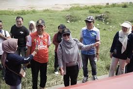Percantik Kota Jelang MTQ, Ketua PKK dan OPD Kuansing Hj. Yulia Adakan Goro Bersama.