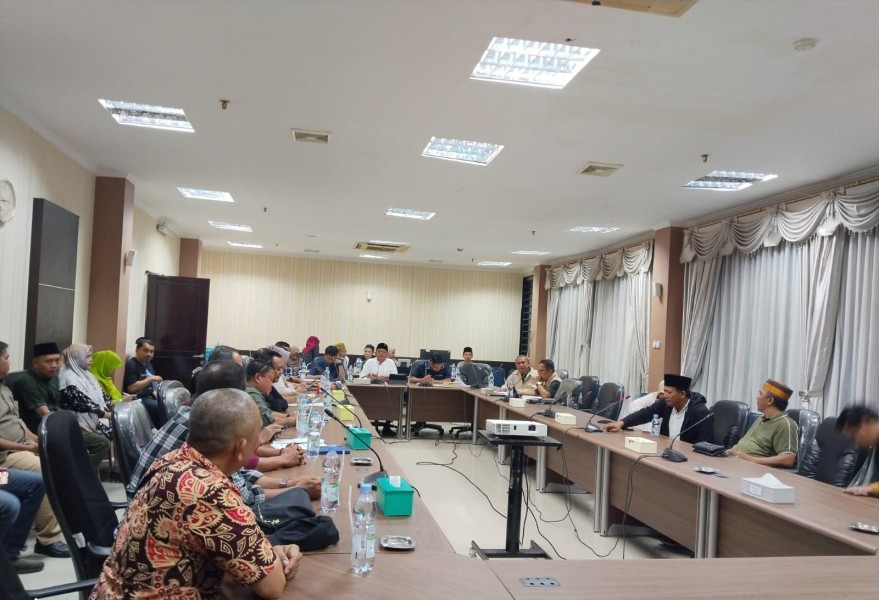 DPRD Inhil Desak Pemda Segera Tetapkan Harga Kelapa, Perbup 36/2018 Dinilai Belum Dijalankan