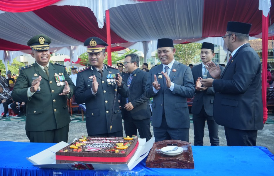 Dentuman Petasan dari Kodim 0314/Inhil Meriahkan Hari Bhayangkara ke-79, Sinergi TNI-Polri Tak Tergoyahkan