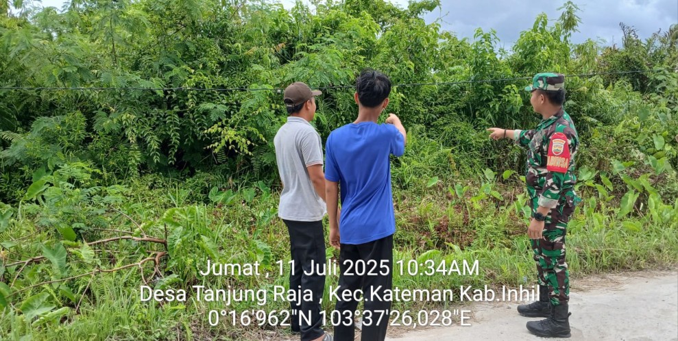 Patroli Karhutla di Desa Tanjung Raja, Babinsa Koramil 06/Kateman Imbau Warga Tak Buka Lahan dengan Membakar