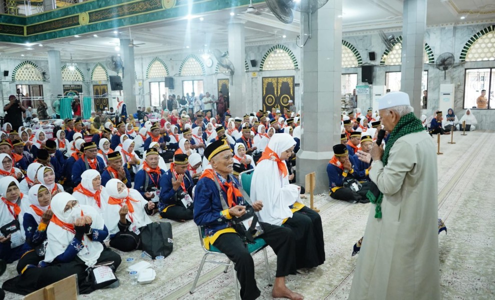 Sebanyak 438 Jamaah Haji Inhil Diberangkatkan Menuju Batam, Bupati Inhil: Ini Adalah Awal Perjalanan Suci