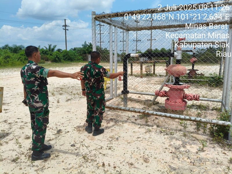 Babinsa Koramil 03/Minas Intensif Laksanakan Patroli dan Komsos di Area PT PHR Minas Field