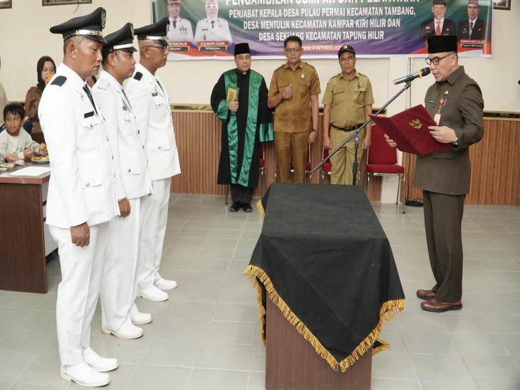Tiga Penjabat Kepala Desa di Kampar Resmi Dilantik
