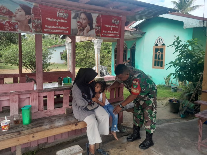 Babinsa Koramil 04/Perawang Laksanakan Pengecekan Anak Stunting di Tualang Timur