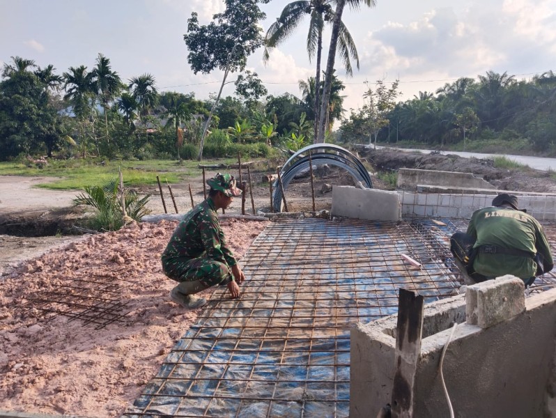 Dandim 0320/Dumai: Pembangunan Jembatan Armco Wujud Komitmen TNI Dukung Infrastruktur Desa