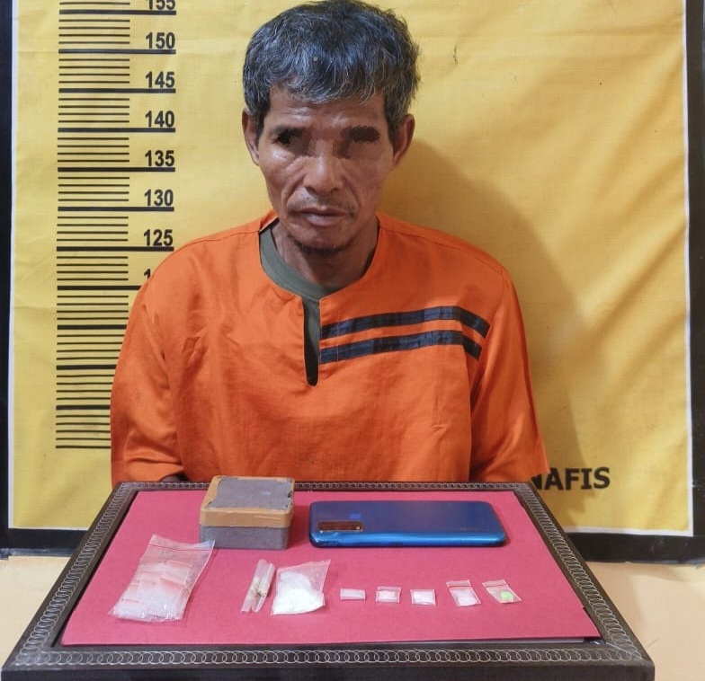 Digerebek Subuh, Jabut Nekat Lompat Jendela, Polisi Sita Sabu dan Ekstasi di Air Jernih