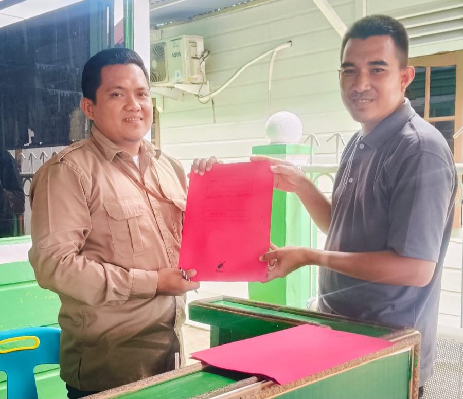 Gandeng BAZNAS Rohil, Lembaga Tepak Sirih Salurkan Bantuan Pengobatan untuk Warga Kurang Mampu