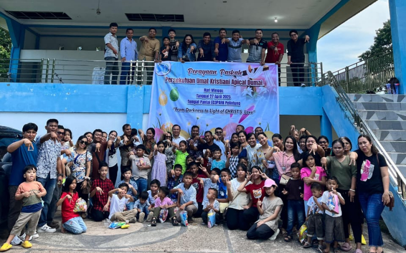 Perayaan Paskah Umkris Apical Group, From Darkness to Light of Christ's Love