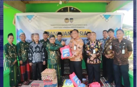 Pererat Silaturahmi & Wujudkan Program Kemenimipas, Lapas Pasir Pangaraian Salurkan Bansos ke Ponpes Raudhatussalam