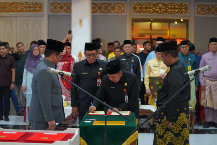 Dipimpin Sekda, Pemprov Riau Lantik 19 Pejabat Eselon II, 2 Pejabat Demosi, Ini Nama-namanya!