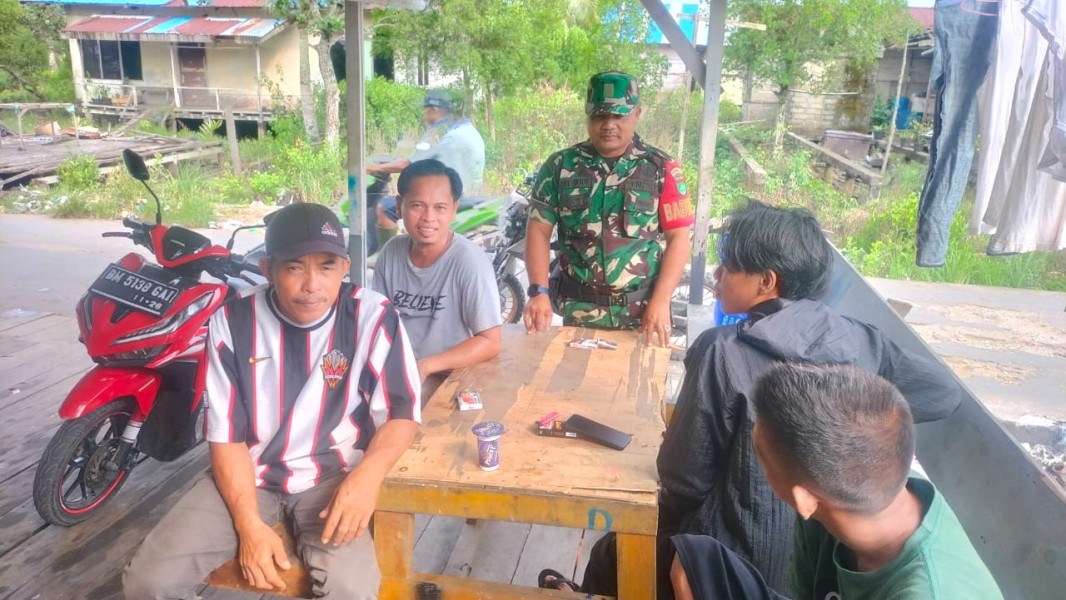 Babinsa Koramil 06/Kateman Laksanakan Pengawasan SDM dan Sosialisasi Penerimaan TNI AD di Tagaraja