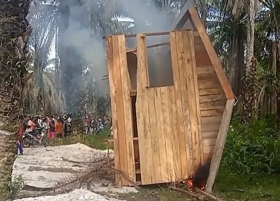 Ratusan Massa Bakar Pos Jaga di Areal Eks PT Torganda Rantau Kasai, PT RKG Tempuh Jalur Hukum