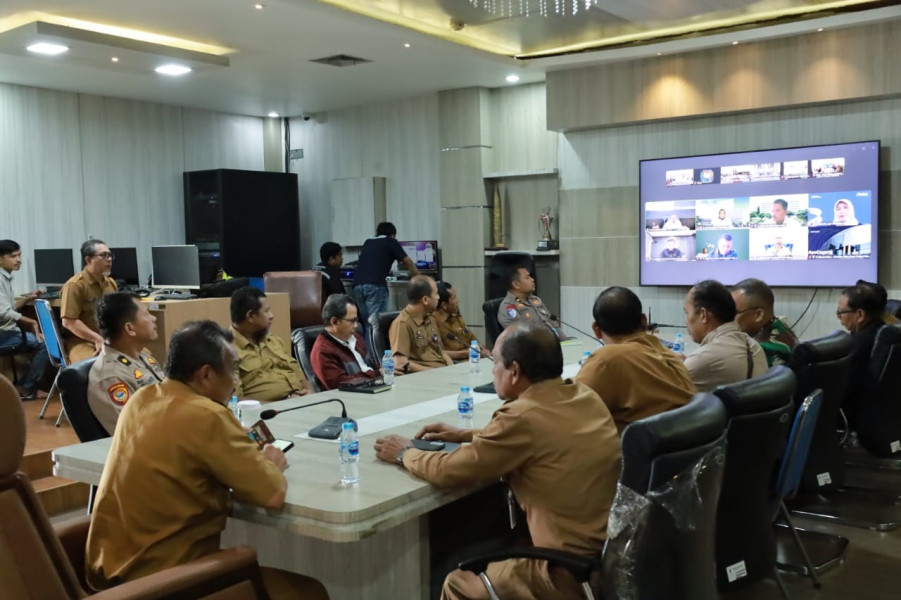 Bahas Situasi Terkini, Mendagri Tito Minta Siak Gencarkan Pasar Murah dan Bantuan Sosial
