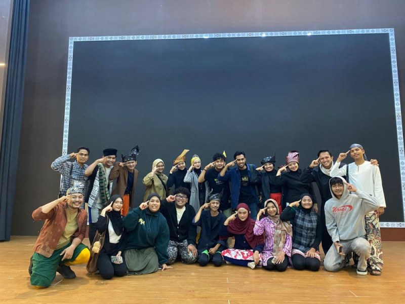 Mahasiswa FIB Unilak Raih Juara Umum II ASEAN Theatre 2025 di Universitas Indonesia
