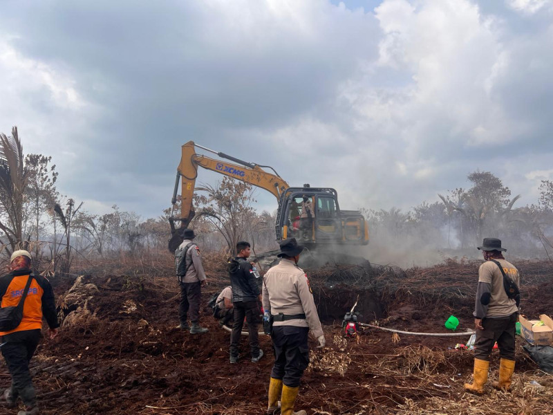 Hari ke-6 Pendinginan Karhutla di Tanjung Peranap, 10 Embung Dibangun untuk Dukung Pasokan Air