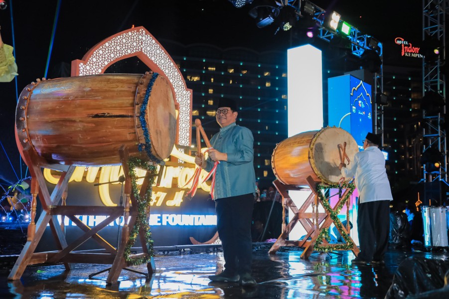 1000 Bedug Ramaikan Bundaran HI di Malam Idulfitri Jakarta