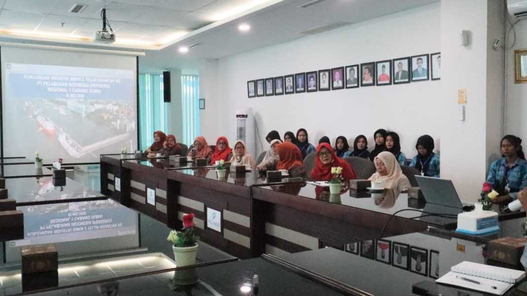 Pelindo Regional 1 Dumai Perkuat Sinergi Pendidikan dan Industri Melalui Kunjungan Siswa SMK