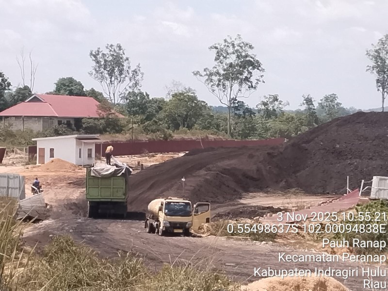 Warga Resah Munculnya ‘Gunung Baru’ di Peranap, DLH Inhu Dinilai Lepas Tanggung Jawab