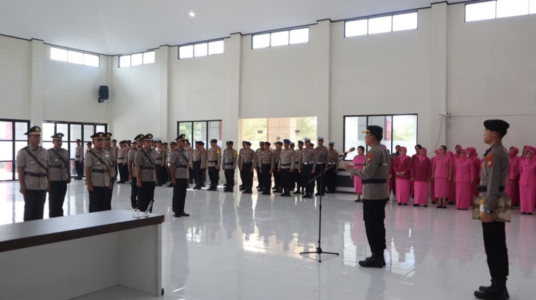 Kapolres Bengkulu Selatan AKBP Awilzan Lantik Kabagren Hingga Kapolsek