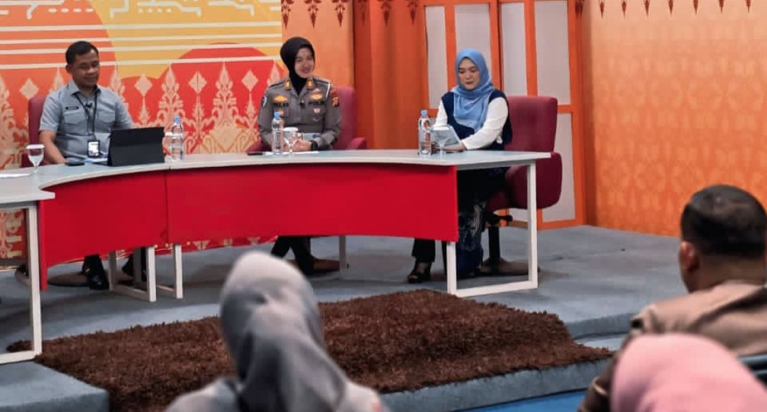 Kasat Lantas Polres Kampar Terlibat Dialog Pajak Daerah di Riau TV, Pentingnya Kesadaran Bayar Pajak Ditekankan, Kampar Maju!