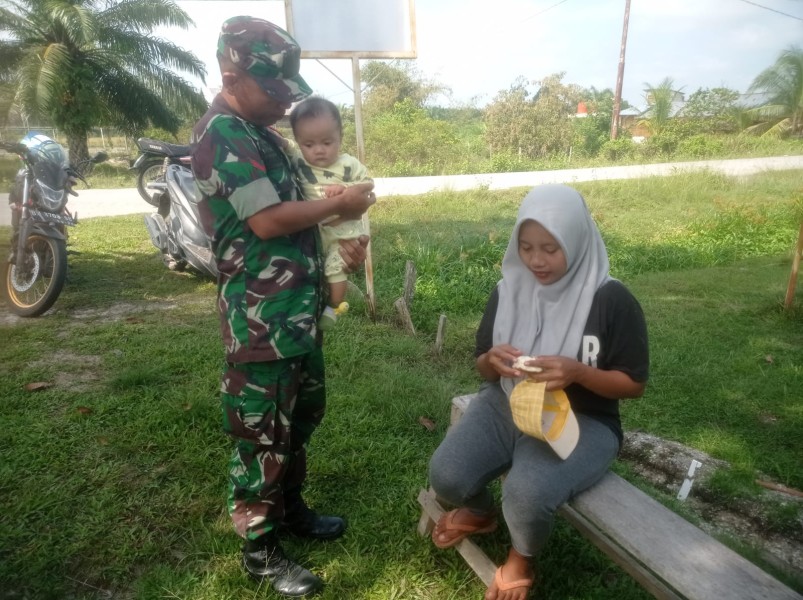Babinsa Koramil 04/Perawang Laksanakan Pengecekan Anak Stunting di Teluk Rimba, Kegiatan Berjalan Lancar