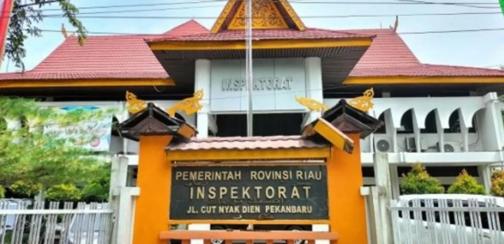 Inspektorat Riau Didesak Buka Hasil Audit Pengadaan Seragam 31 SMA Negeri