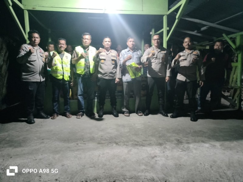 Kapolsek Minas Cek Pos Satkamling di Kelurahan Minas Jaya, Pastikan Kesiapan Personel Jaga