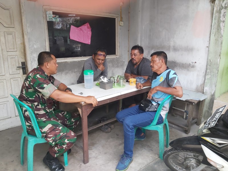 Babinsa Koramil 04/Perawang Ajak Warga Peduli Kesehatan dan Kebersihan Lingkungan