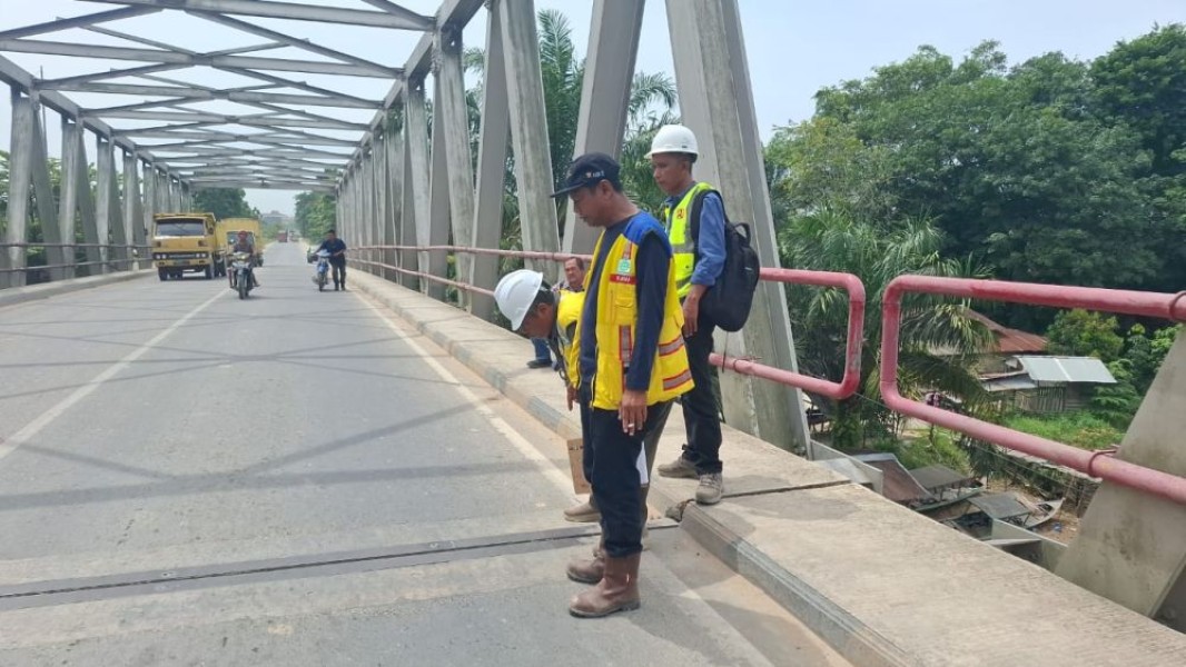 Dentuman Keras di Jembatan Siak II, Tim BPJN Turunkan Tim ke Lokasi