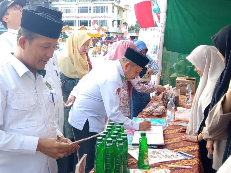 Kemenag Riau Apresiasi Semangat dan Kreativitas Santri di Pesantren Expo Kuansing
