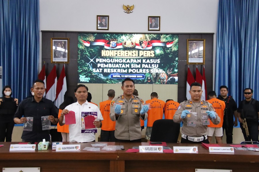 Sindikat Pembuat dan Pengedar SIM Palsu di Riau Dibongkar Polres Siak, 8 Tersangka Diamankan