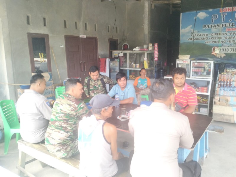 Babinsa Serda Haris Sandya Pratama Sosialisasikan Pentingnya Menjaga Kesehatan di Desa Muara Kelantan