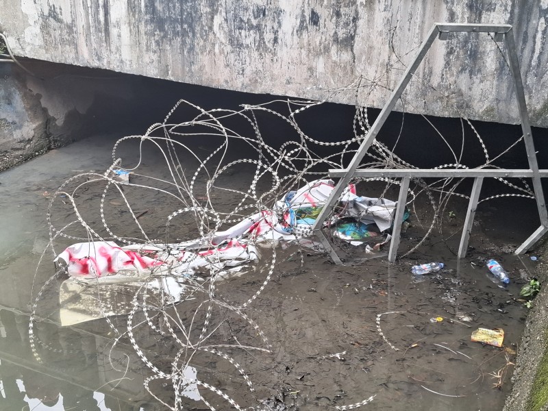Memanas! Demonstrasi Mahasiswa Unri di DPRD Riau, Kawat Berduri Dibongkar