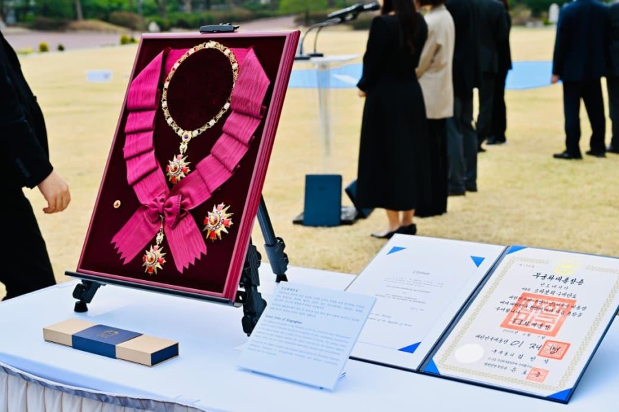 Prabowo Terima Penghargaan Kehormatan dari Korea Selatan