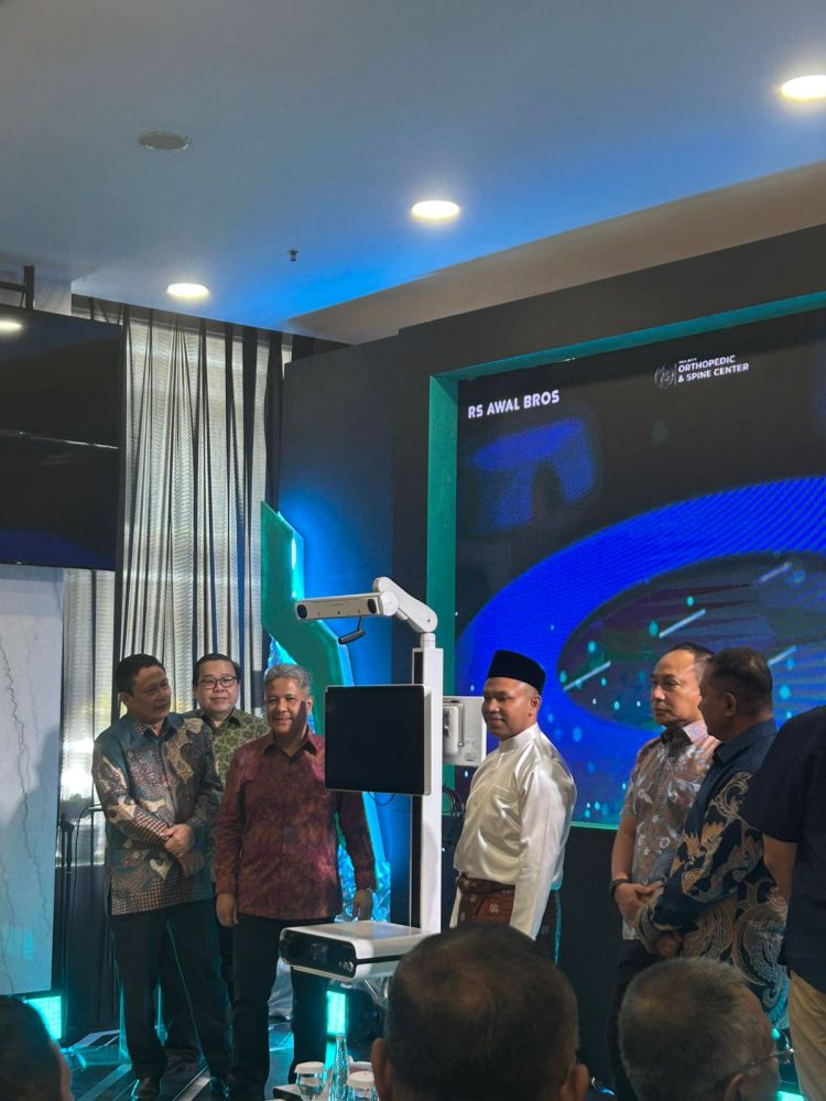 Pertama di Sumatera, RS Awal Bros Hadirkan Teknologi Bedah Ortopedi Robotik