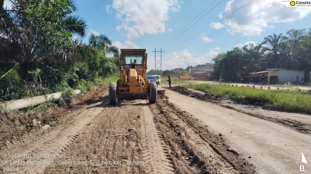 Pemprov Riau Perbaiki Jalan Lintas Petapahan-Gelombang di Kampar