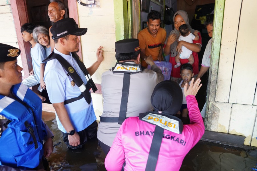 Bencana Banjir Rumbai, Sahur dan Berbuka Pengungsi Jadi Prioritas Pemko dan Polda Riau