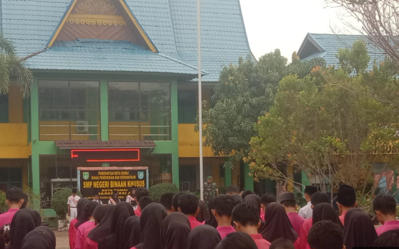 Kodim 0320 dan Dunia Pendidikan Bersinergi Tanamkan Nilai Kebangsaan di SMPN Binsus Dumai