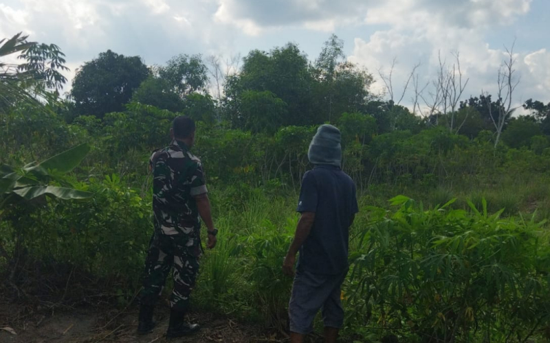 Serka Abu Kasim Litiloly Lakukan Patroli Karhutla dan Penguatan Ketahanan Pangan di Dumai Selatan