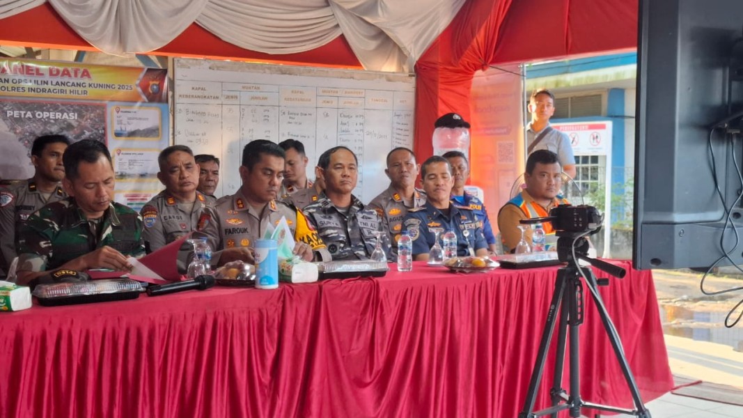 Dandim 0314/Inhil Bersama Forkopimda Ikuti Vicon Pengamanan Nataru 2025 se-Provinsi Riau