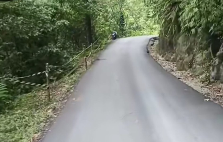 Ruas Jalan Nasional Sungaipenuh – Tapan Sempit dan Rawan Kecelakaan