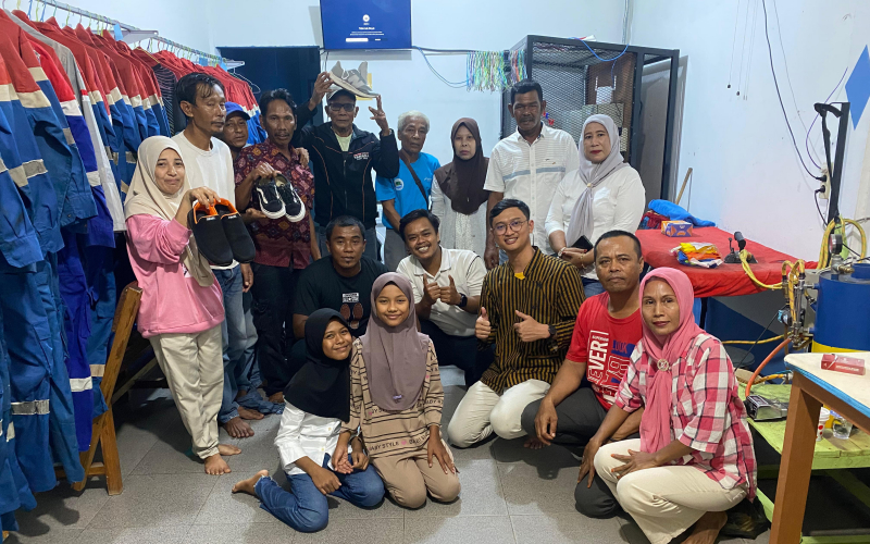 Dorong Inkusivitas Program CSR Green Laundry, Kilang Pertamina Dumai Beri Pelatihan Cuci Sepatu