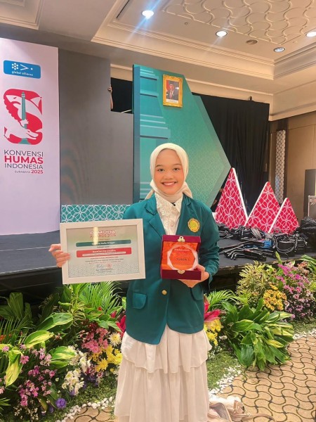 Sabitah Aulia Siregar Juara 1 PEMUDA AWARDS 2025 Kategori NextGen PR Creative