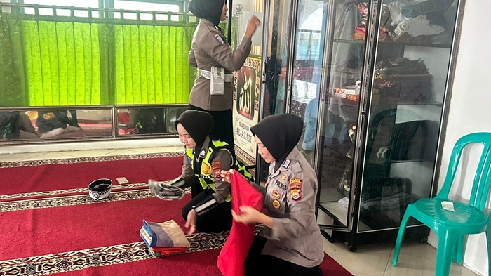 Jumat Bersih Polres Bengkulu Selatan: Merawat Rumah Tuhan, Menjemput Keberkahan Ramadan 1447 H