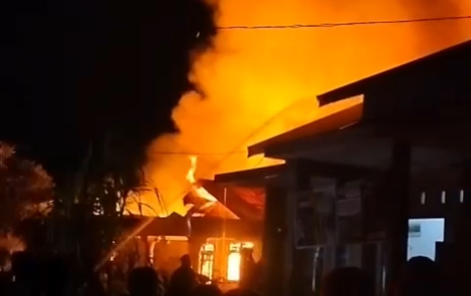 Kebakaran di Gang Bismillah Inhil, Damkar Kerahkan 4 Armada