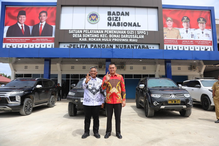 Dedikasi Sejak 2012, Zulfahrianto, S.E Dianugerahi Penghargaan Tokoh Pemerhati Pendidikan Bonai Darussalam