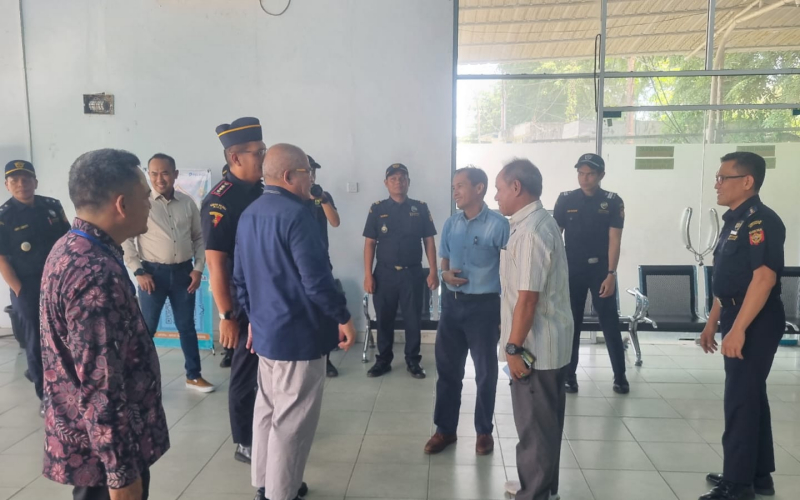 Pelindo dan Bea Cukai Dumai Pantau Pelayanan Pajak dan Cukai Terhadap Penumpang Dari Luar Negeri
